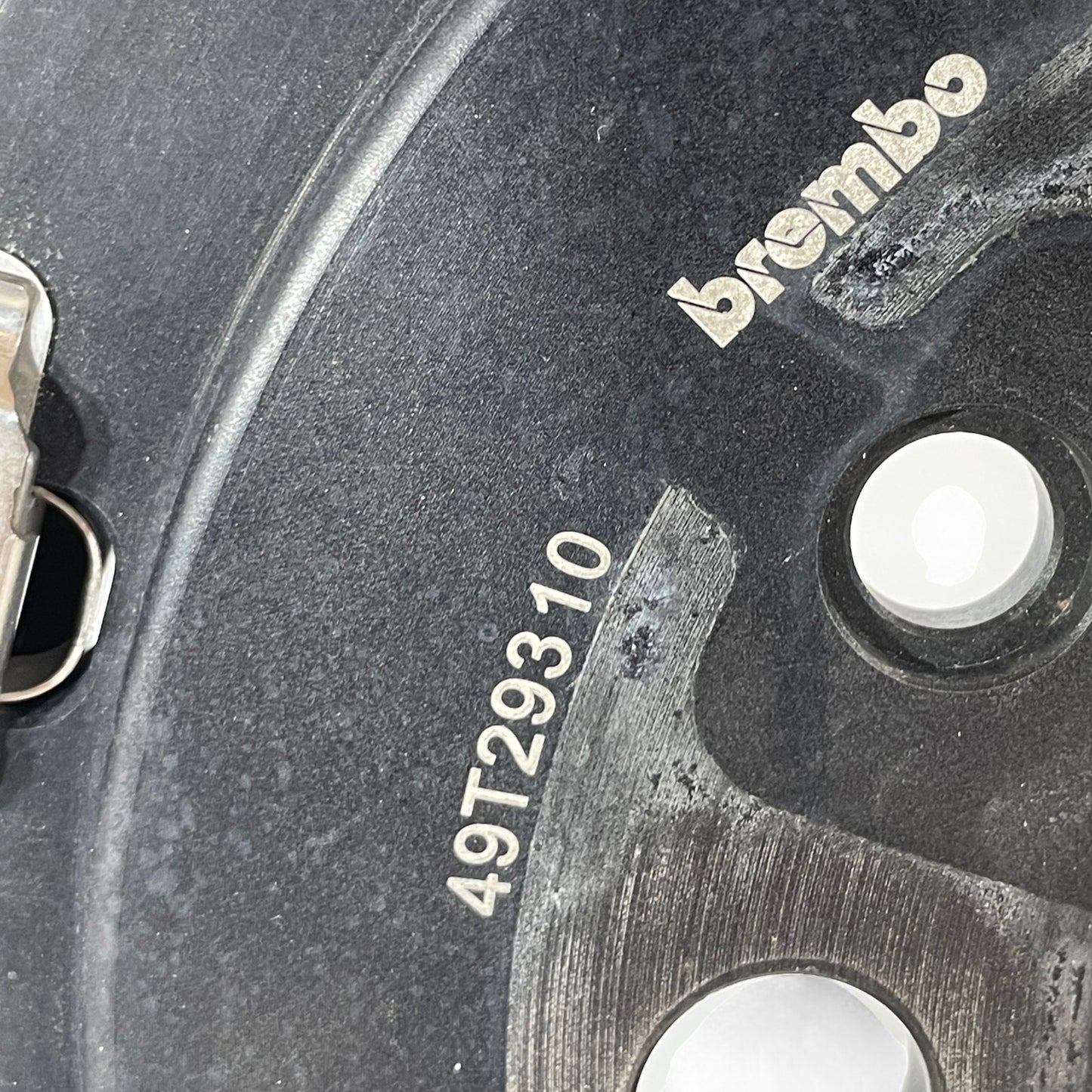 Alfa Romeo Tarcza Hamulcowa Ceramiczna Tył Giulia Quadrifoglio – 49T29310