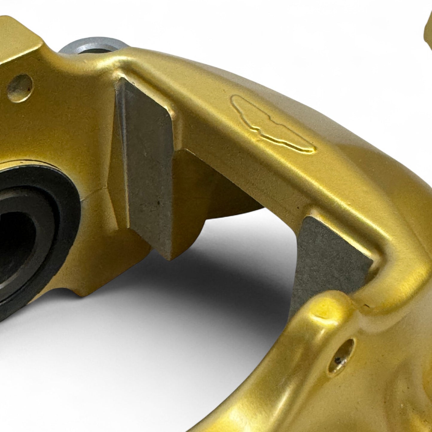 Zaciski Przód Aston Martin Vantage / DB11 / DBS – 20.A524.03 20.A524.04